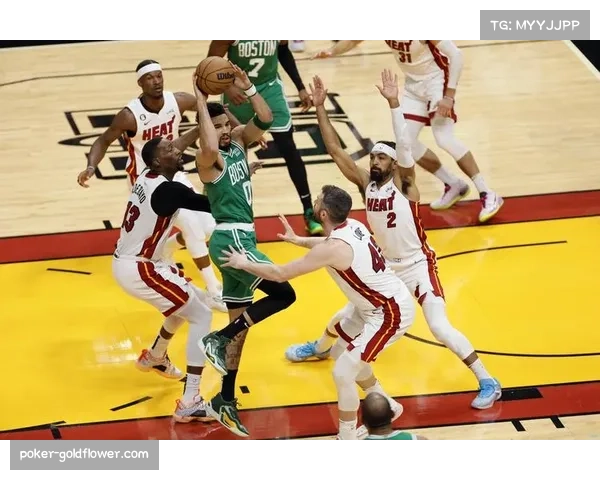 此役猛龙三分球命中率高达57.1%,半场表现抢眼